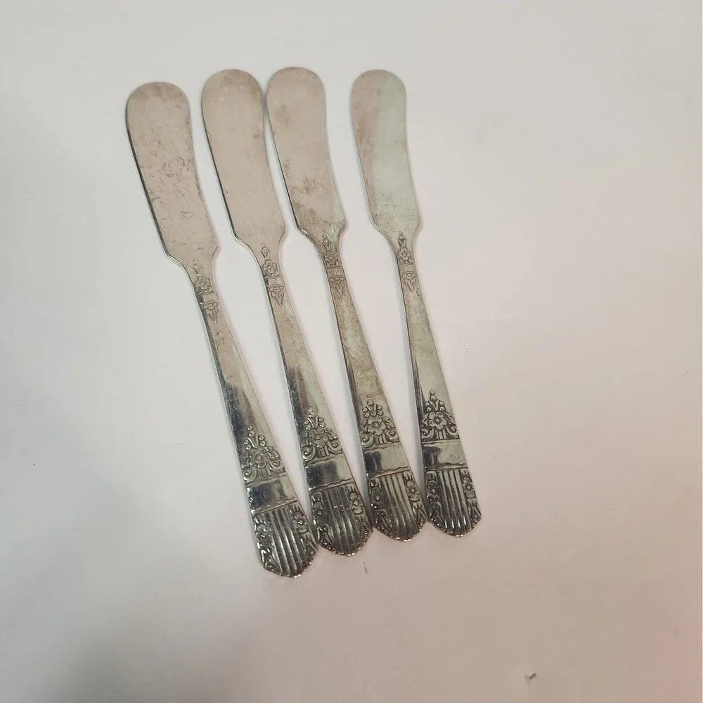 Wm A Rogers Oneida 1938 Silverplate Harmony Appetizer Butter Cheese Knives x 4